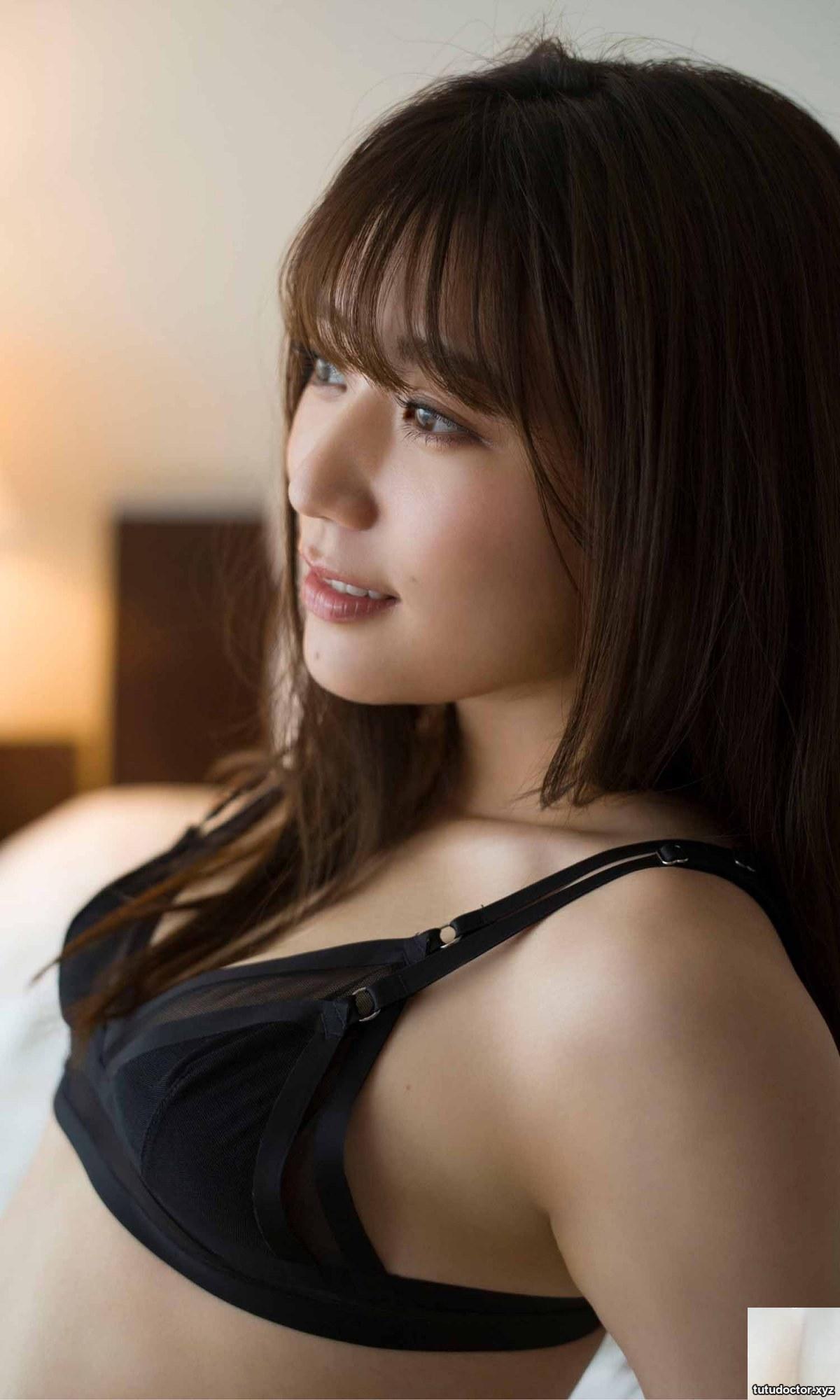 (Kana Sakabayashi) Her fresh temperament and beautiful face make people fall in love in a second (9P)
