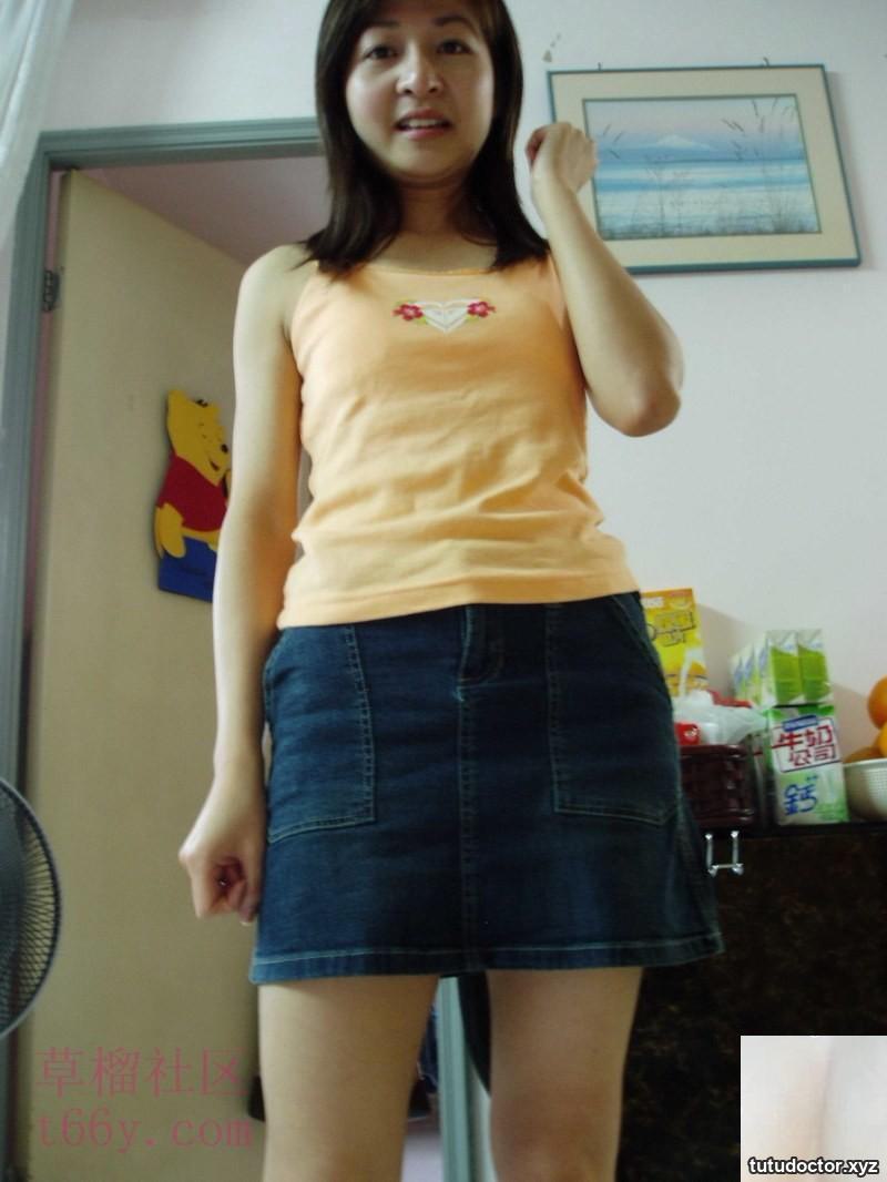 Cute wife takes off her clothes for the first time ~ close-up of hairy and wet abalone! (16P)
