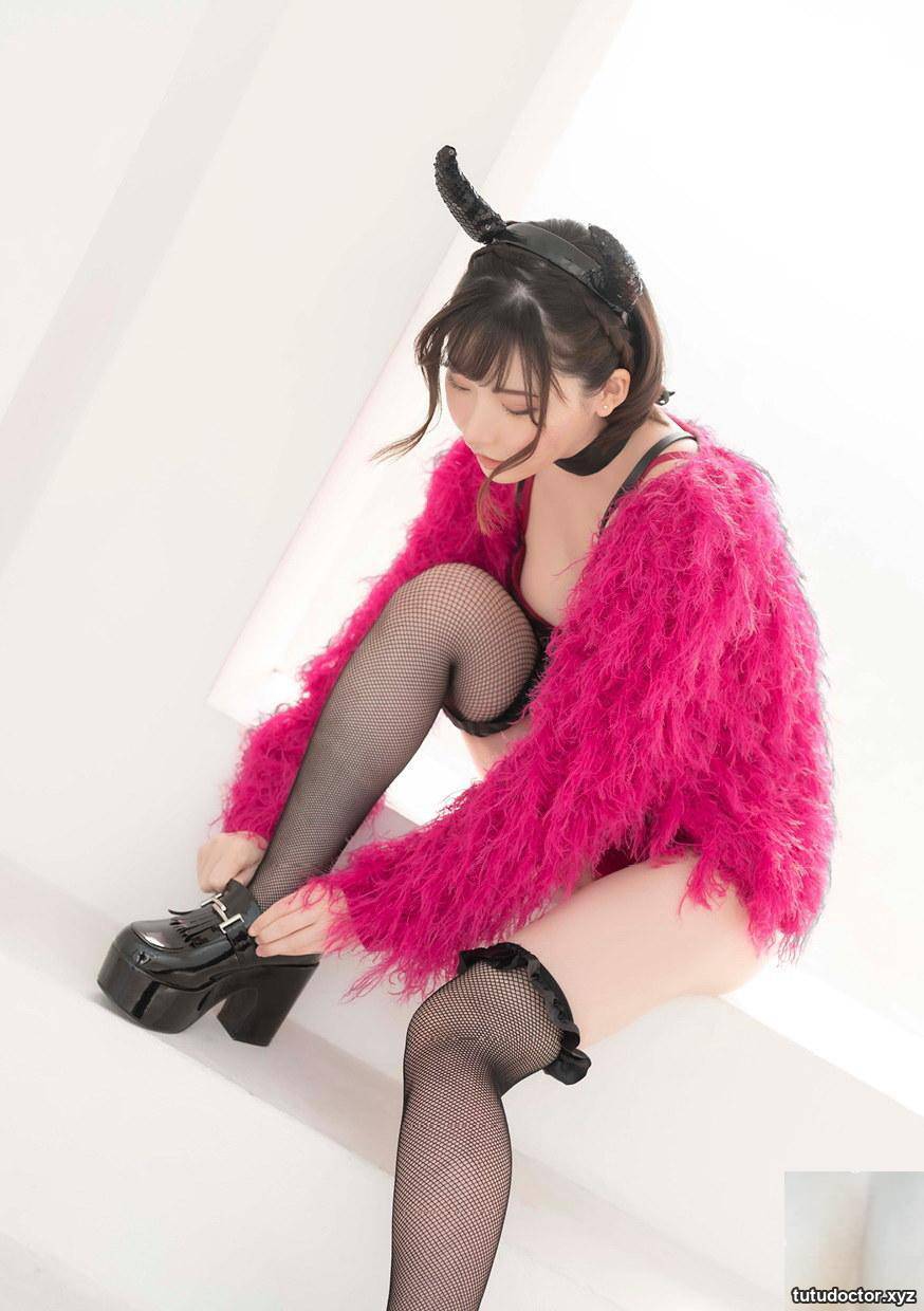 Eimi Fukada Eimi Fukada Count sheep Sleep · photo 4 of 79