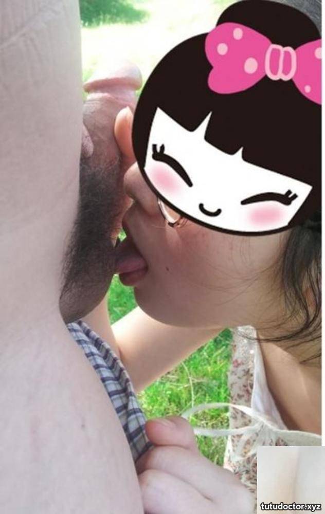 My little girlfriend gave me a blowjob on the park lawn · photo 15 of 15