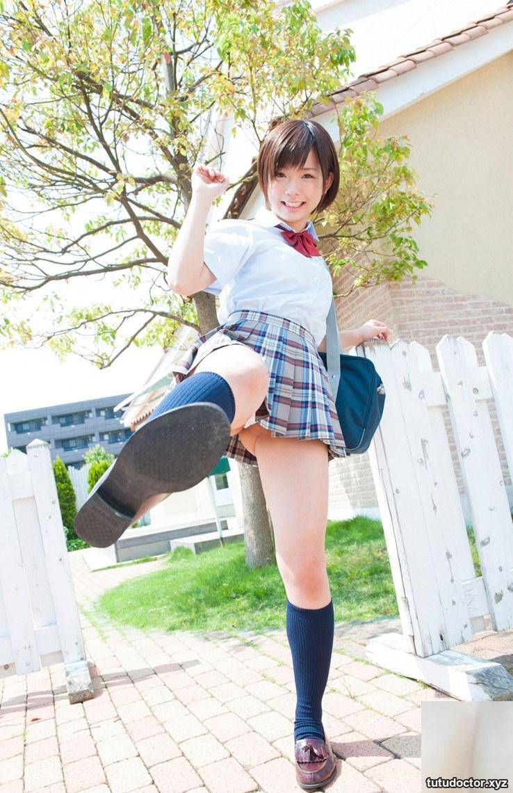 The pink body of an innocent Japanese college student ~ absolutely superb! (11P)