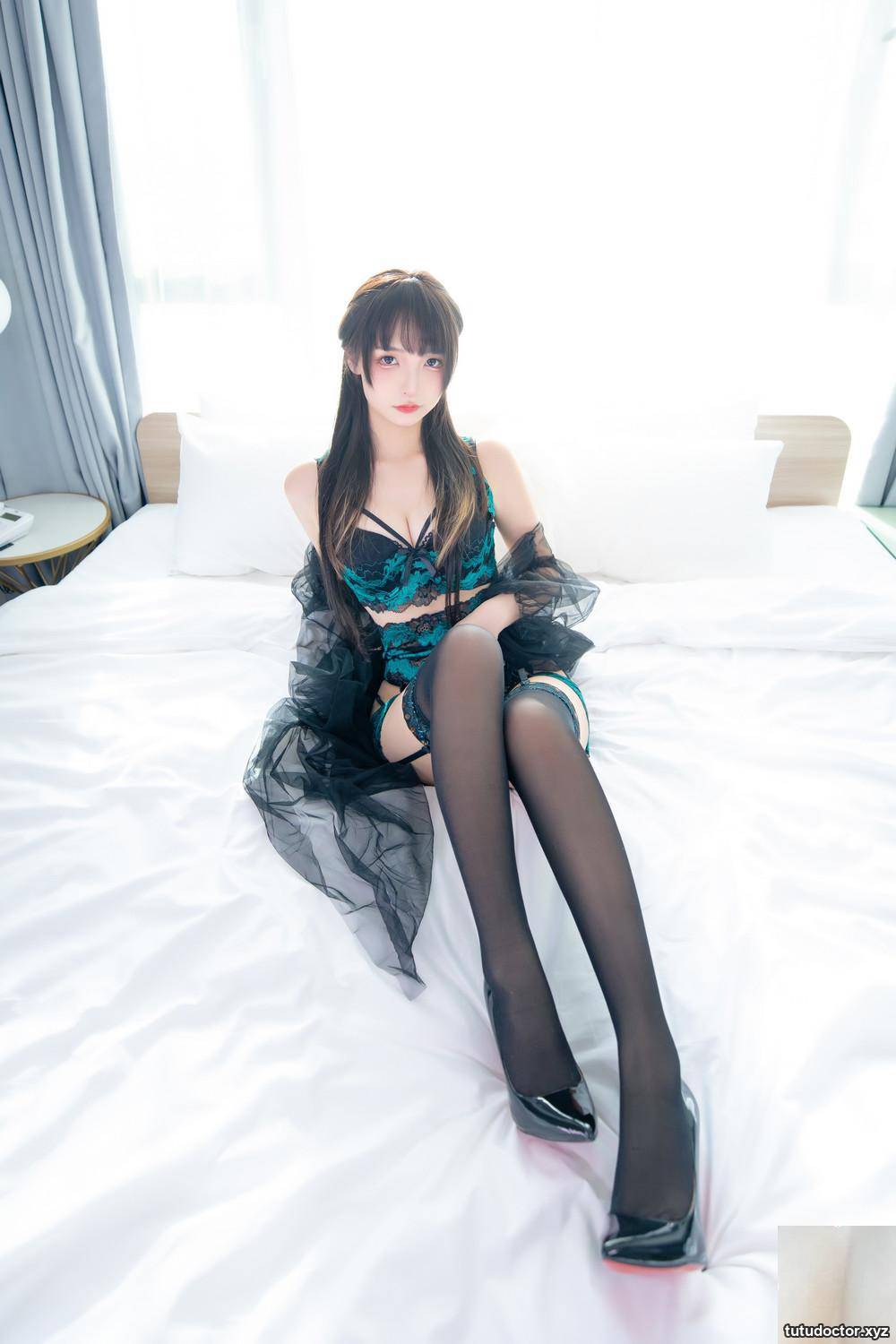 Kagakusaka Mafuyu Garter Field Tight thighs full of healing · photo 51 of 75