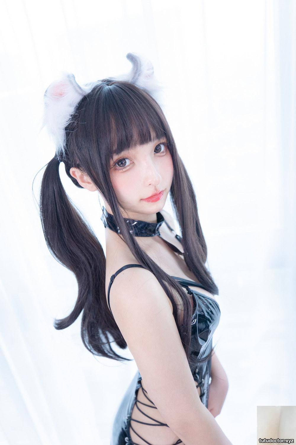 Kagakusaka Mafuyus Vinyl Sexy Clothes 2 sexy black stockings · photo 17 of 75
