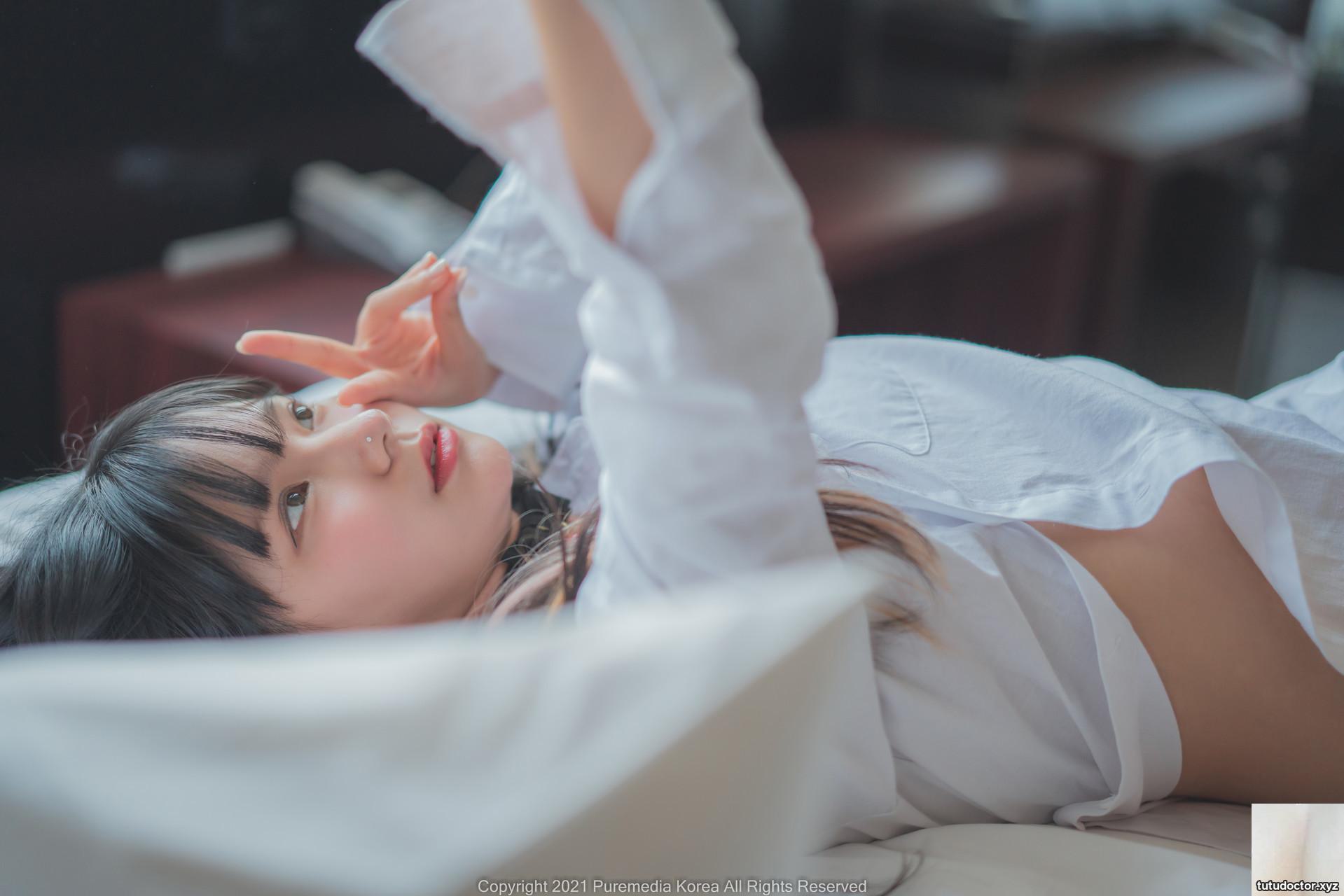 Hizzy Hizzy, (PURE MEDIA) Vol.101 Nude Digital Edition · photo 2 of 48