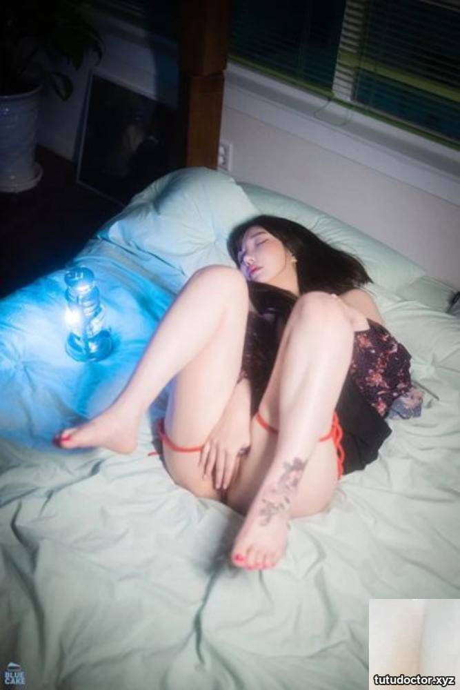 손예은(Sun Lele) Red Breasted Dress Full Breasts Focus on the · photo 37 of 45