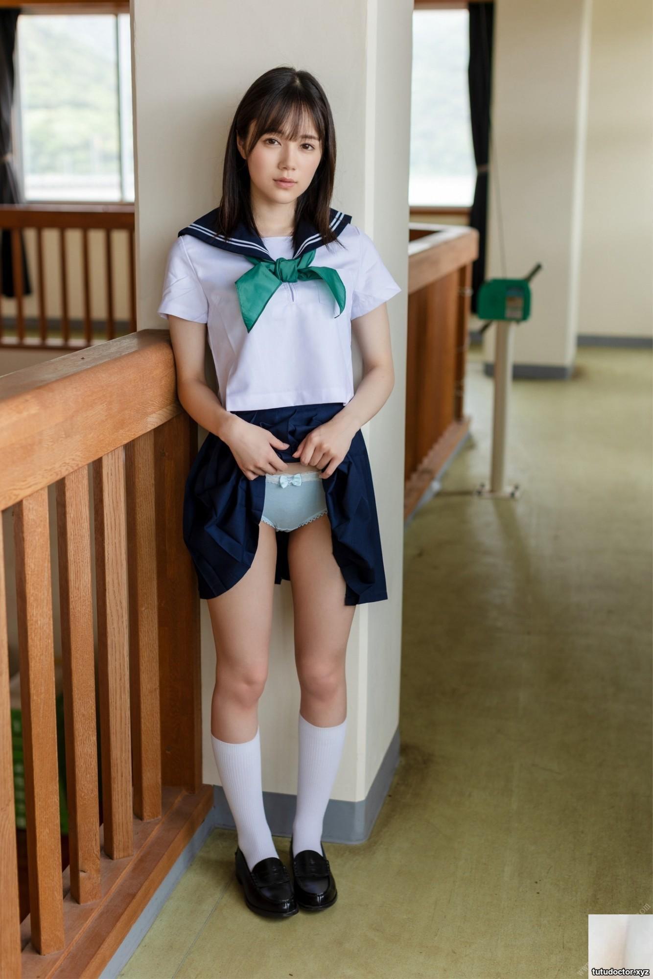 Remu Suzumori Remu Suzumori – In a transparent wo · photo 16 of 40