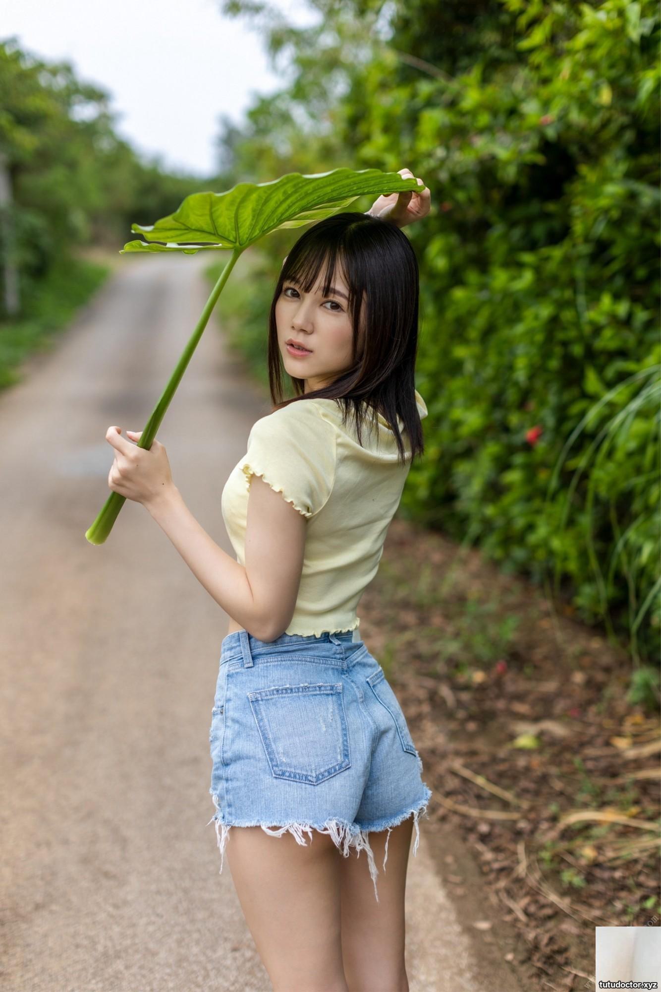 Remu Suzumori Remu Suzumori – In a transparent wo · photo 27 of 40