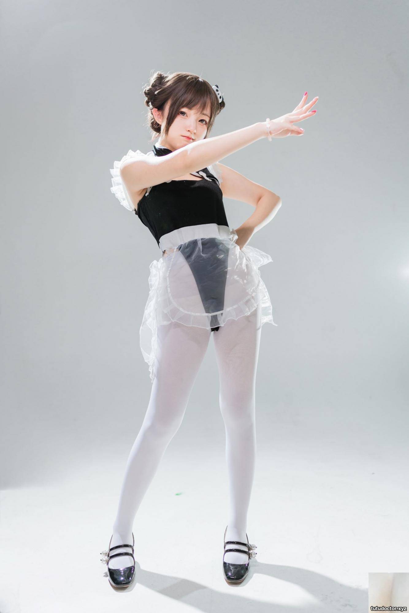Hua Ling – Red Panda Maid · photo 49 of 86