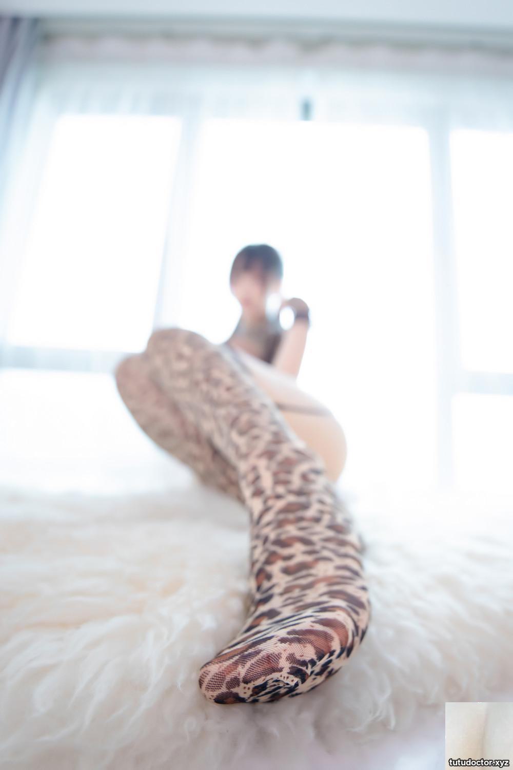 Kanamezaka Mafuyus Leopard Print Underwear + Gym Suit focuses on · photo 13 of 76
