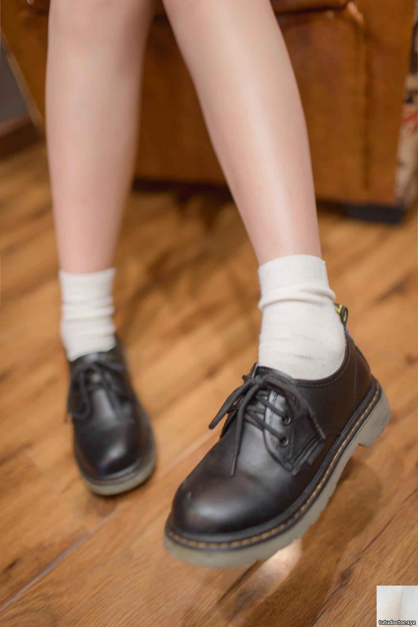 VOL.005 Japanese Beautiful Legs White Cotton Socks · photo 7 of 46