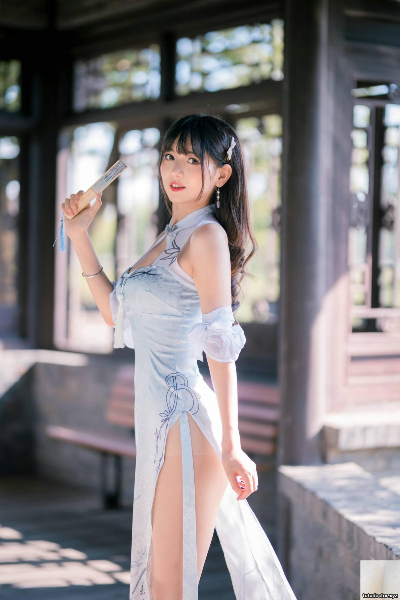 Welfare girl Lu Qingqings Pink Maid Blue Cheongsam VIP Exclusive · photo 29 of 41