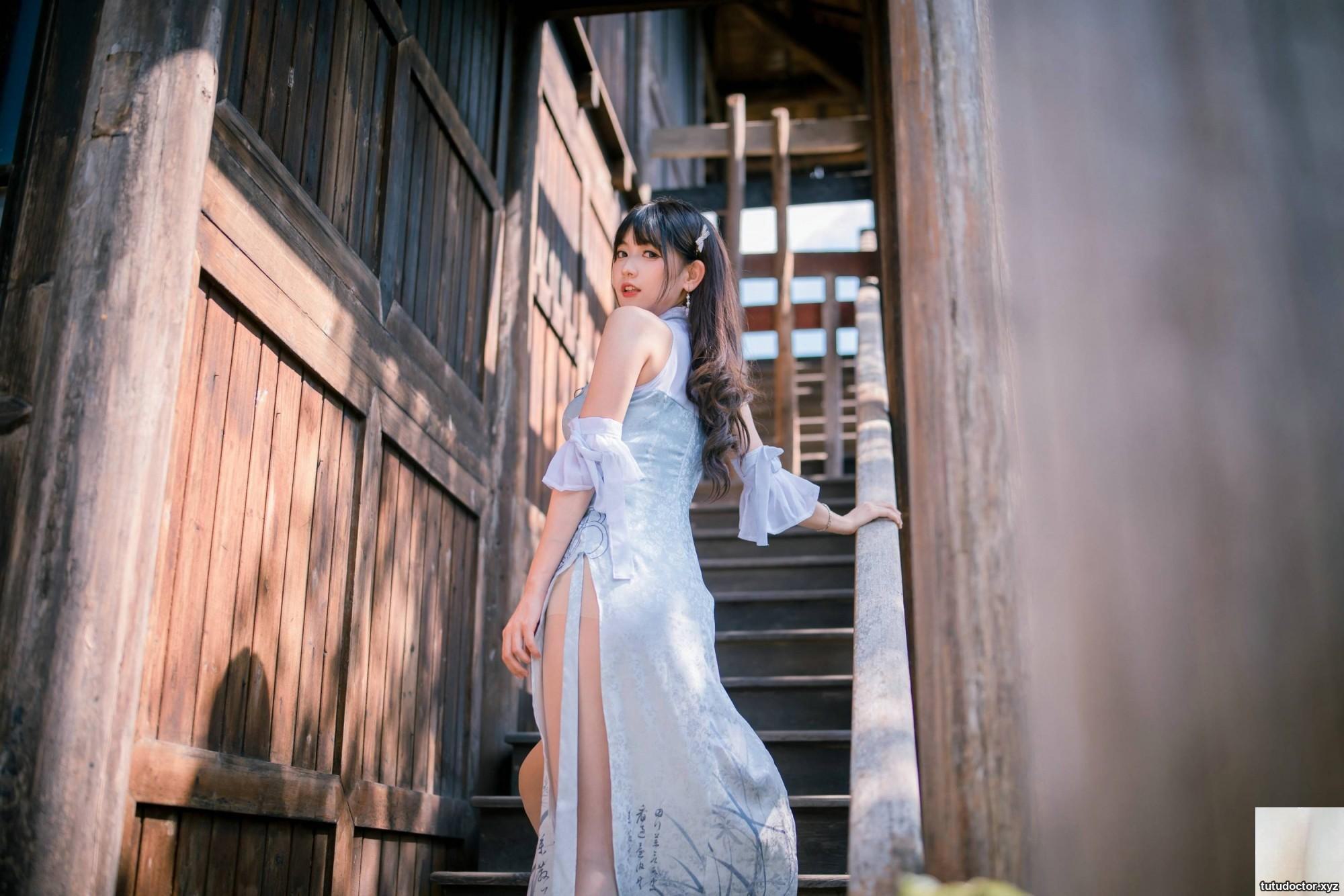 Welfare girl Lu Qingqings Pink Maid Blue Cheongsam VIP Exclusive · photo 36 of 41