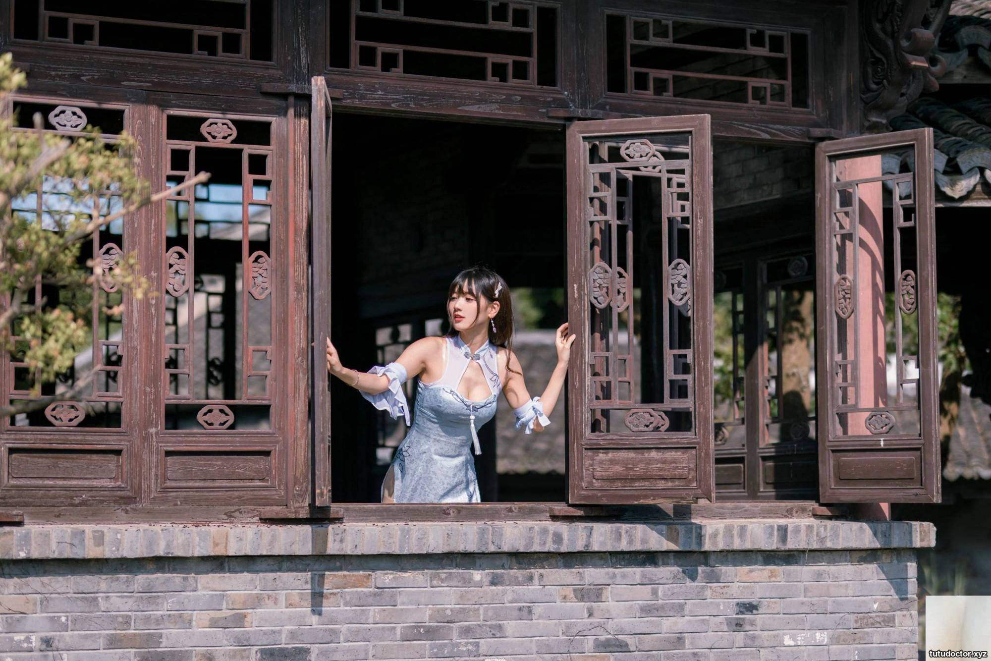 Welfare girl Lu Qingqings Pink Maid Blue Cheongsam VIP Exclusive · photo 40 of 41