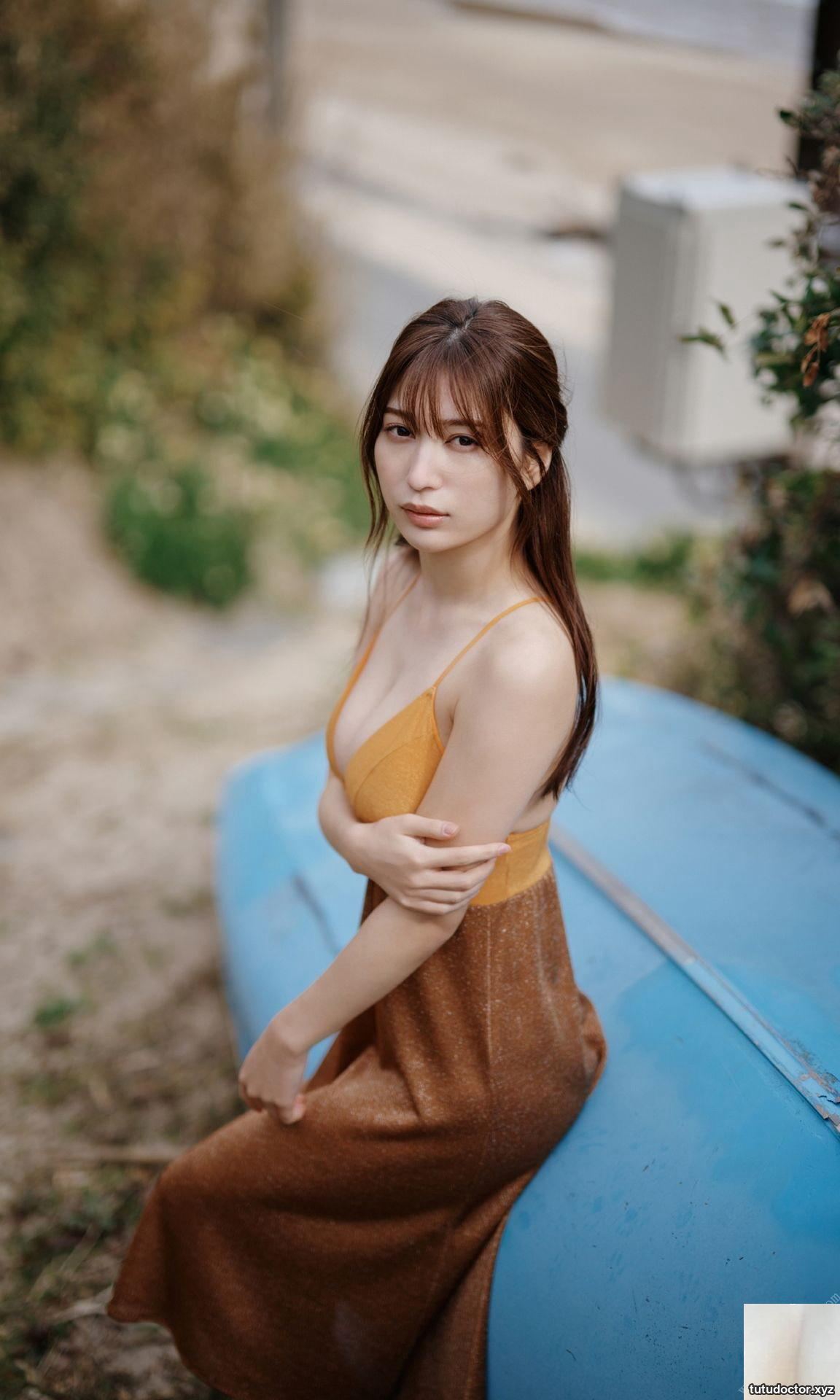 Risa Yukihira 雪平丽left – A person who is hor · photo 43 of 71