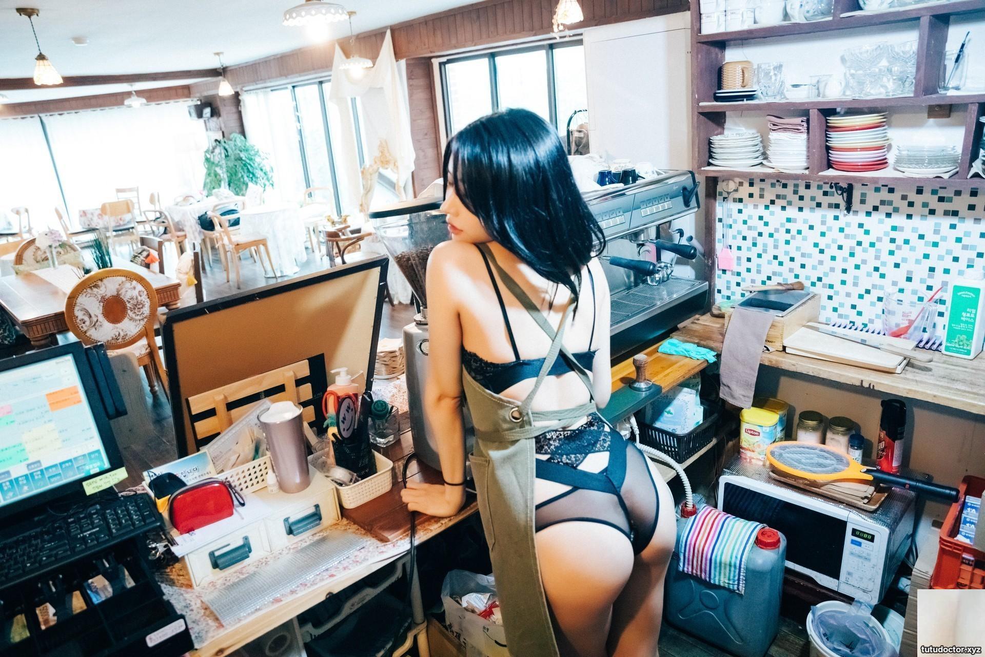 YeonYu 연유, (Loozy) First play (+S.Ver) S · photo 5 of 53