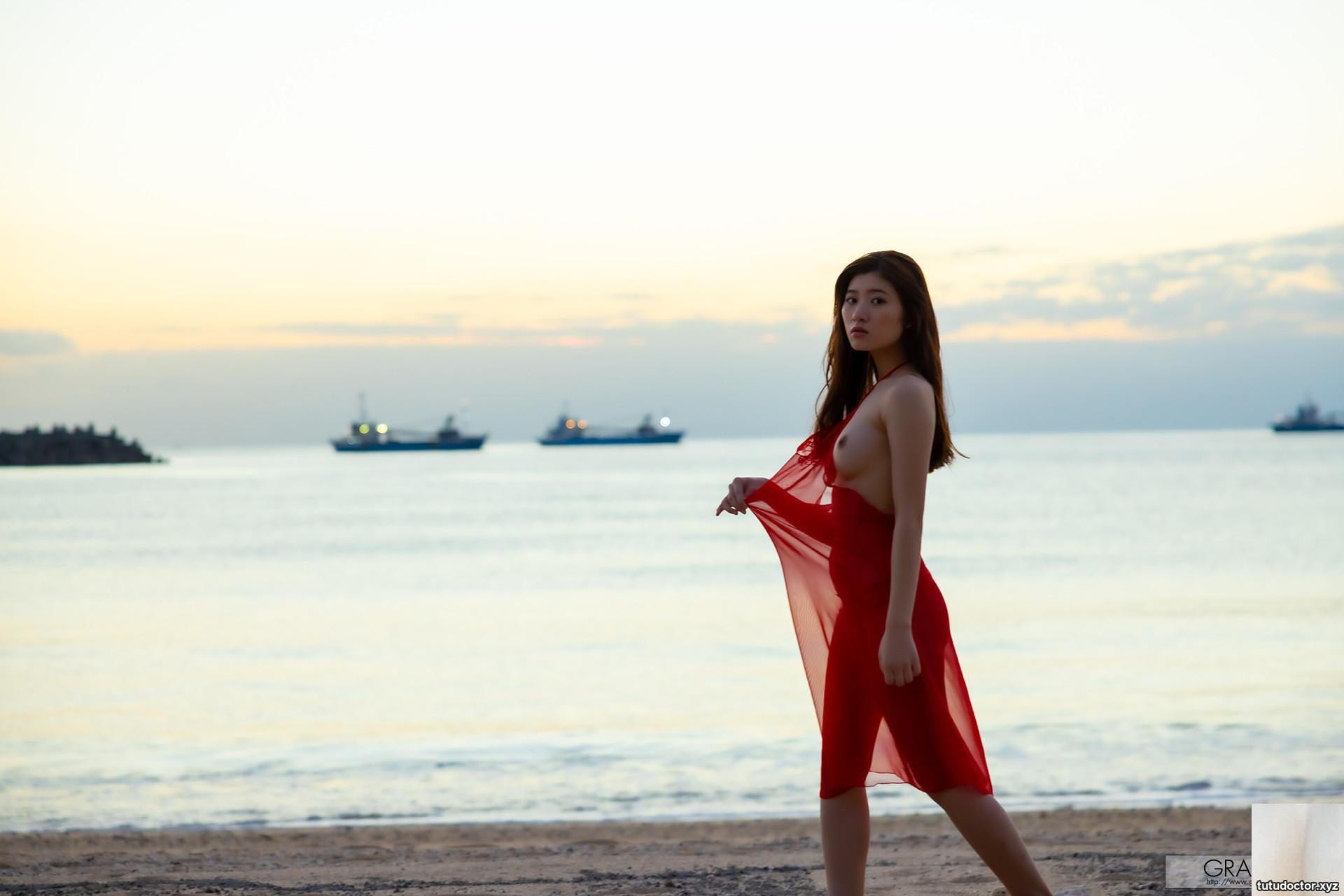 Big round breasts are white and tender… I really want to help · photo 9 of 11