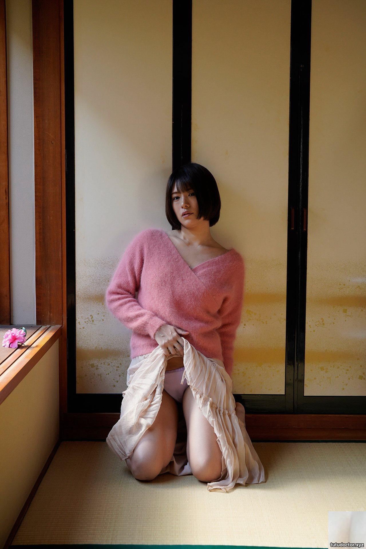 Nishi Tsubasa Nishi Tsubasa – First Nude Live Del · photo 14 of 64