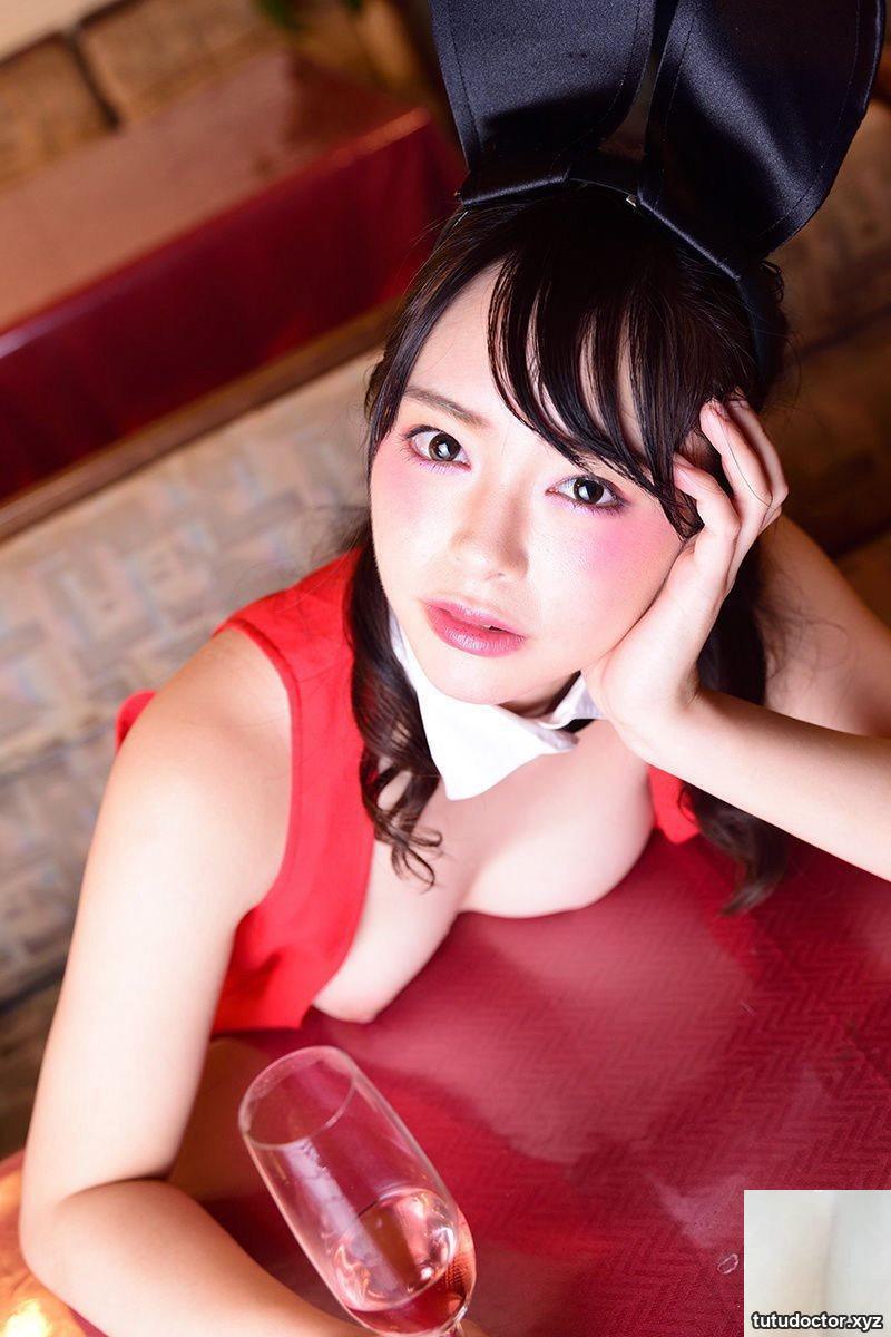 Love escape, this is what I feel… Yuna Ogura photo collection · photo 50 of 64