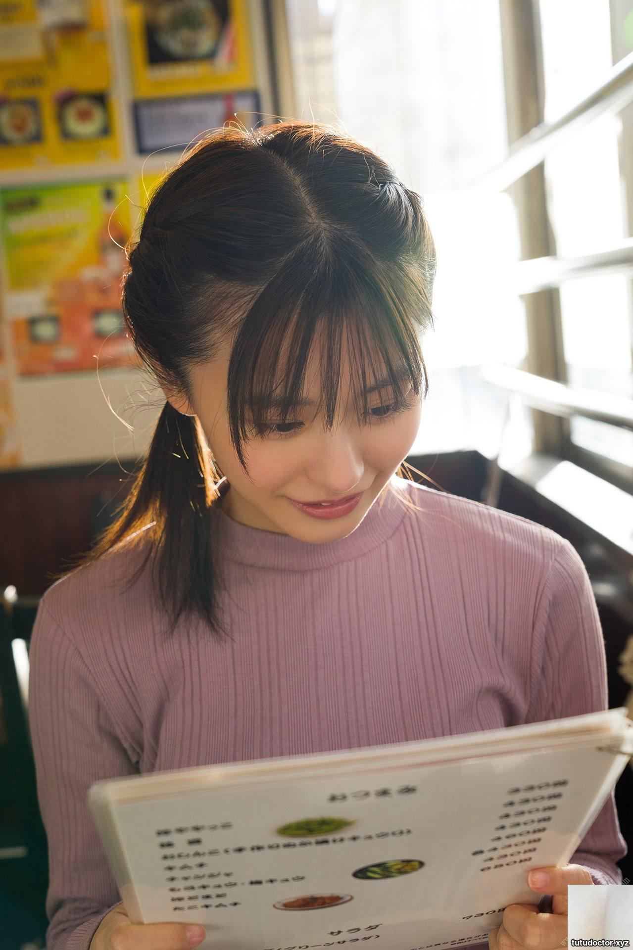 Yui Asakura 淺倉唯 Whos Hot Written Engraving · photo 27 of 58
