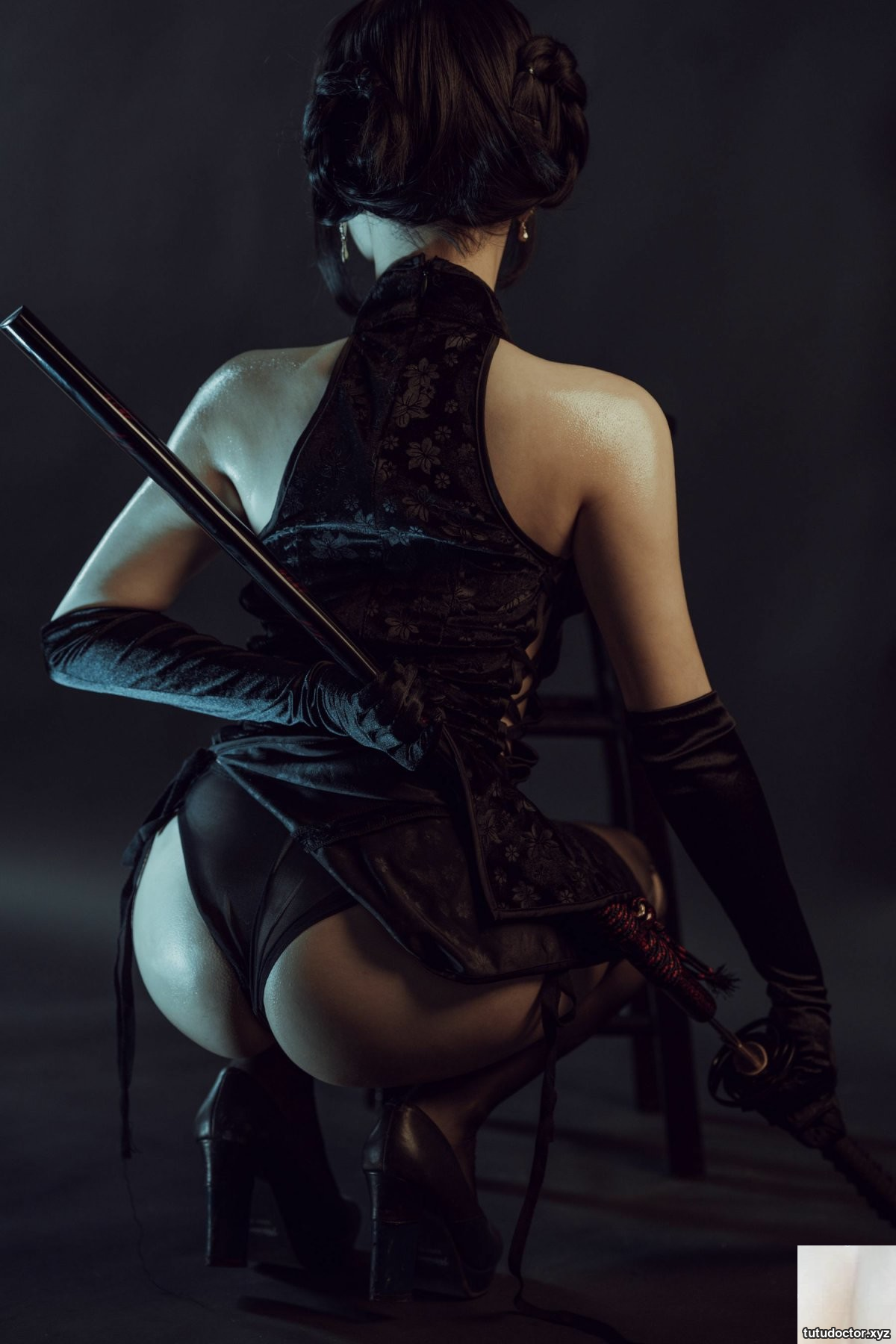 Qiyue Miaozi – black cheongsam · photo 6 of 32