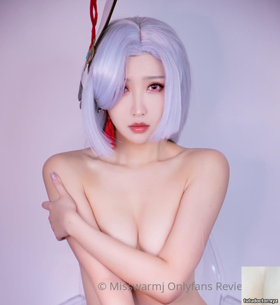 misswarmj – shenhe (genshin) · photo 30 of 38