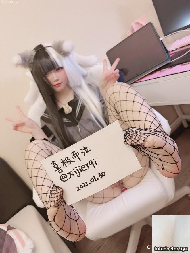Twitters best Xiao Jiaoli (His Royal Highness Touye) placard · photo 8 of 47