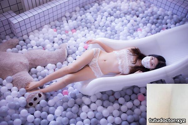 The 1.8 meter big pear “Ocean Ball + St. Louis” (55P)