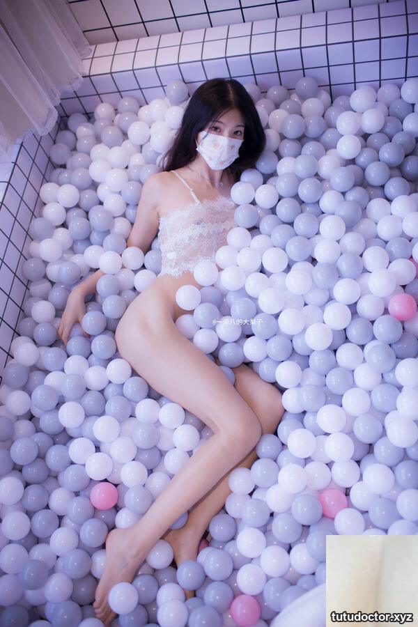 The 1.8 meter big pear Ocean Ball + St. Louis · photo 25 of 55