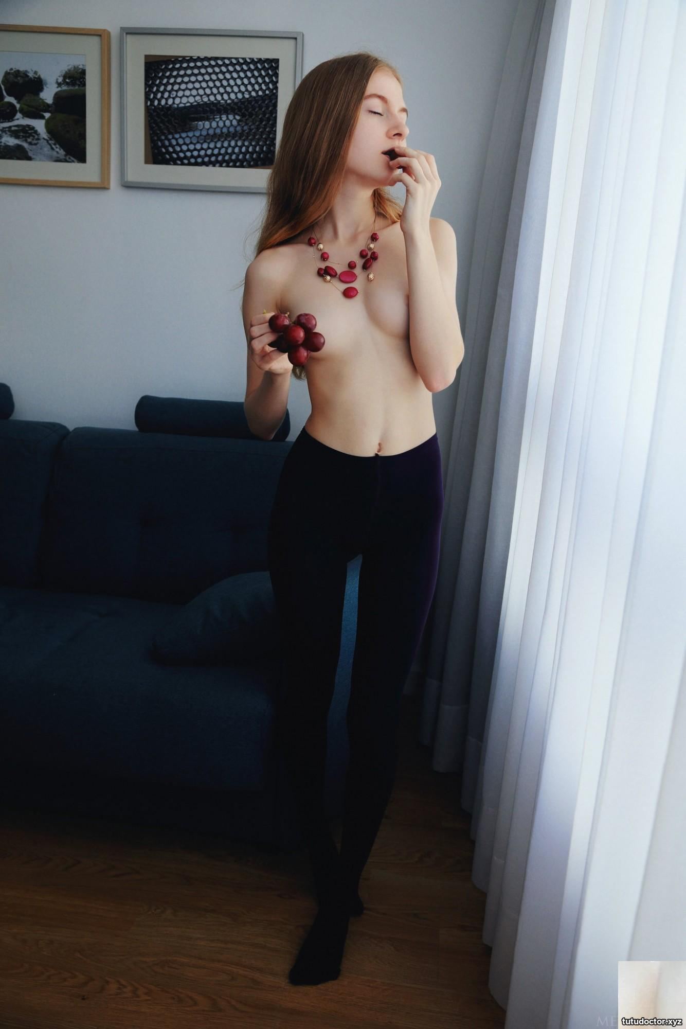 Sarah2017-2019 (4) · photo 3 of 112