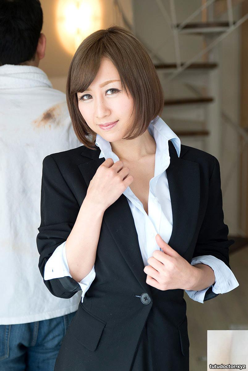 (Mikawa Komikawa) Sashimi is delicious when placed on a cute naked girl (31P)