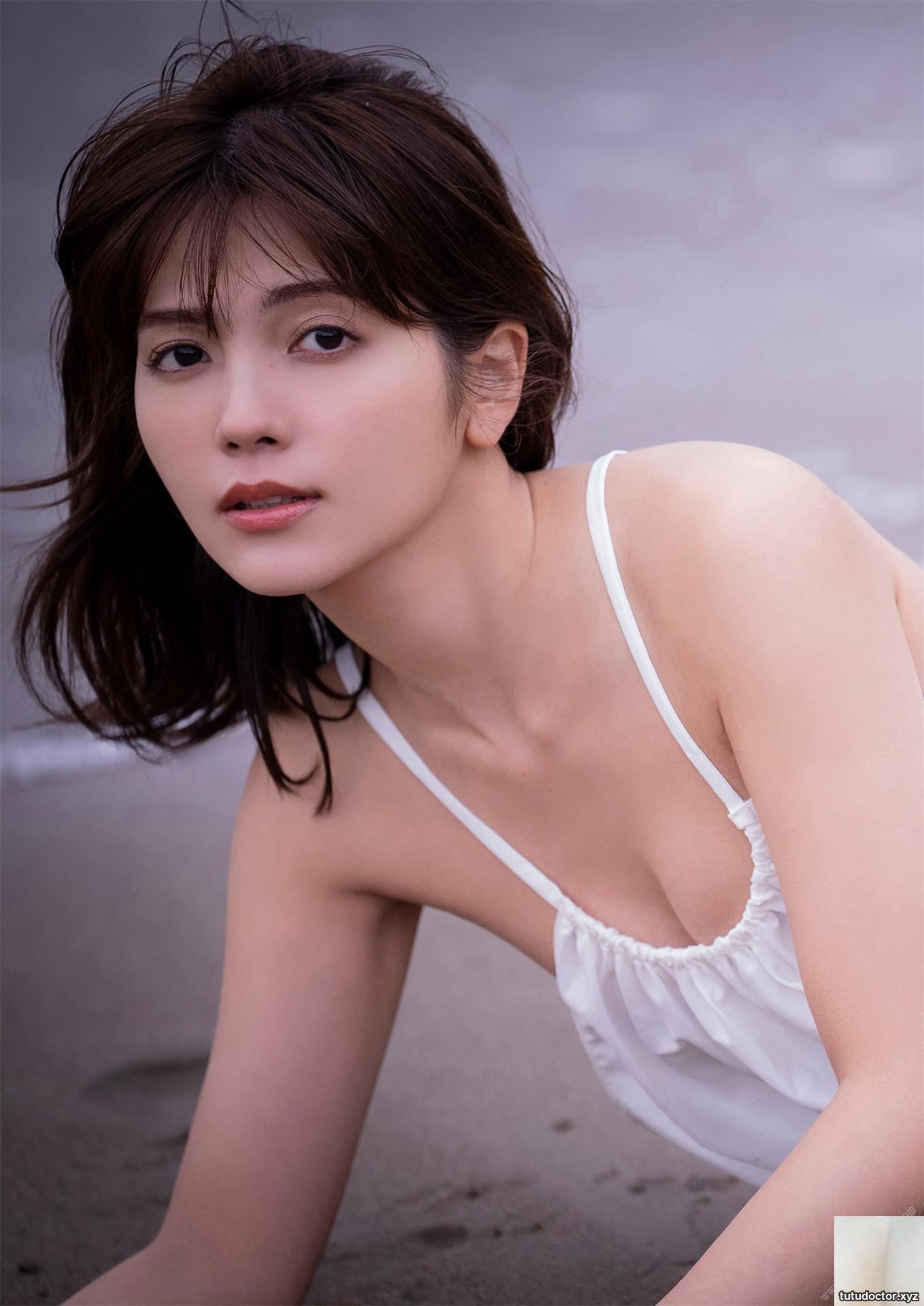 The picture of a beautiful woman with a fair body is so fragrant · photo 6 of 21