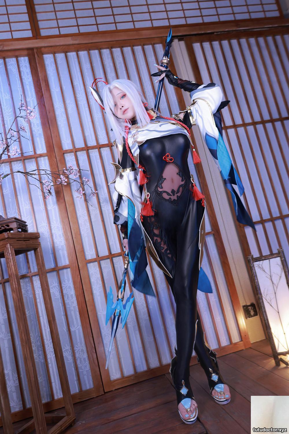 Shui Miao Aqua’s “Original God-Shen He” tights show off the peach buttocks curve (30P)
