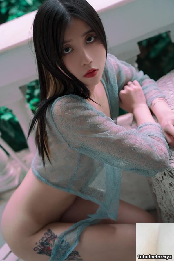 Model Cazi Ji Ji · photo 32 of 36