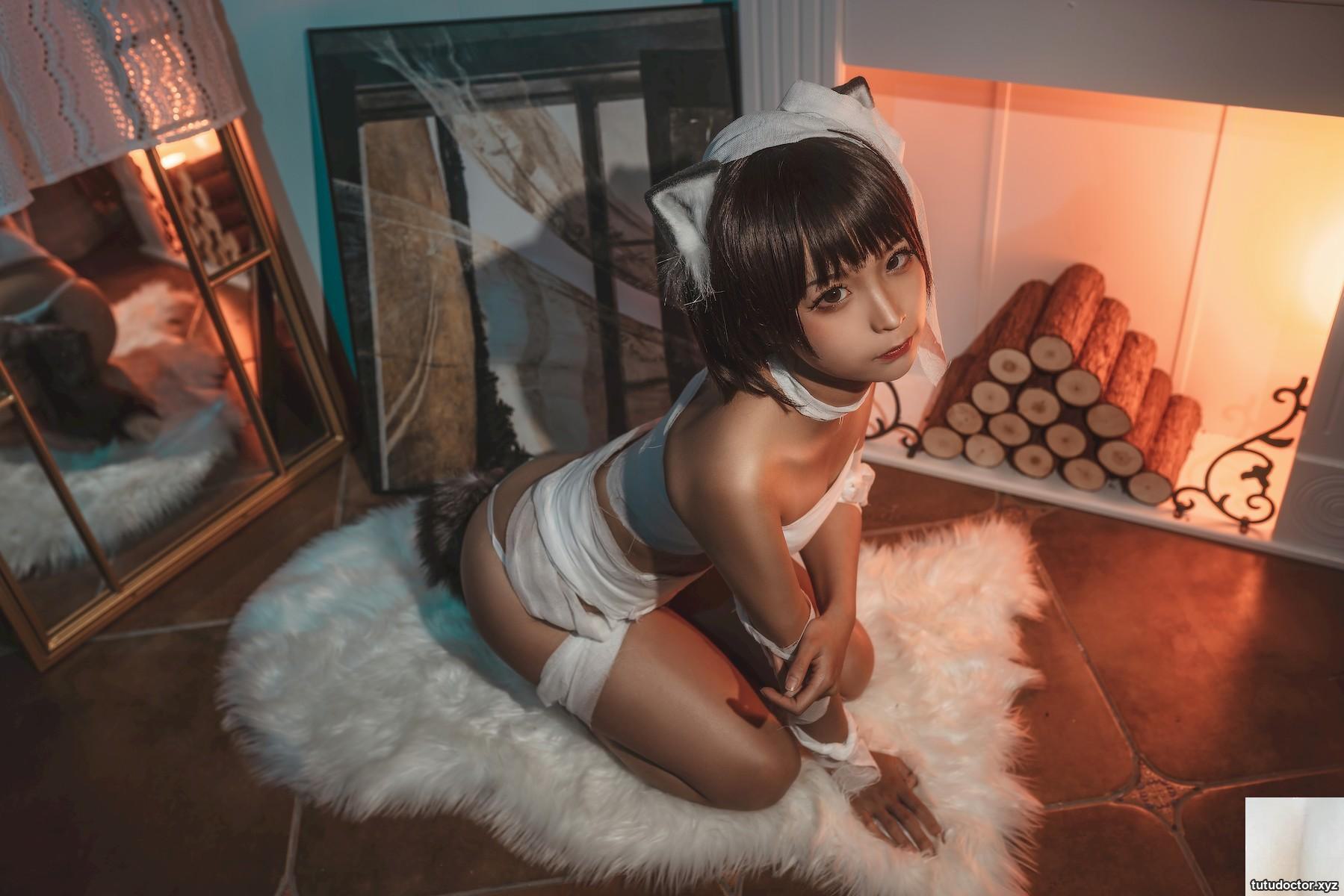 Silly Momo Cosplay Bandage Cat · photo 28 of 40