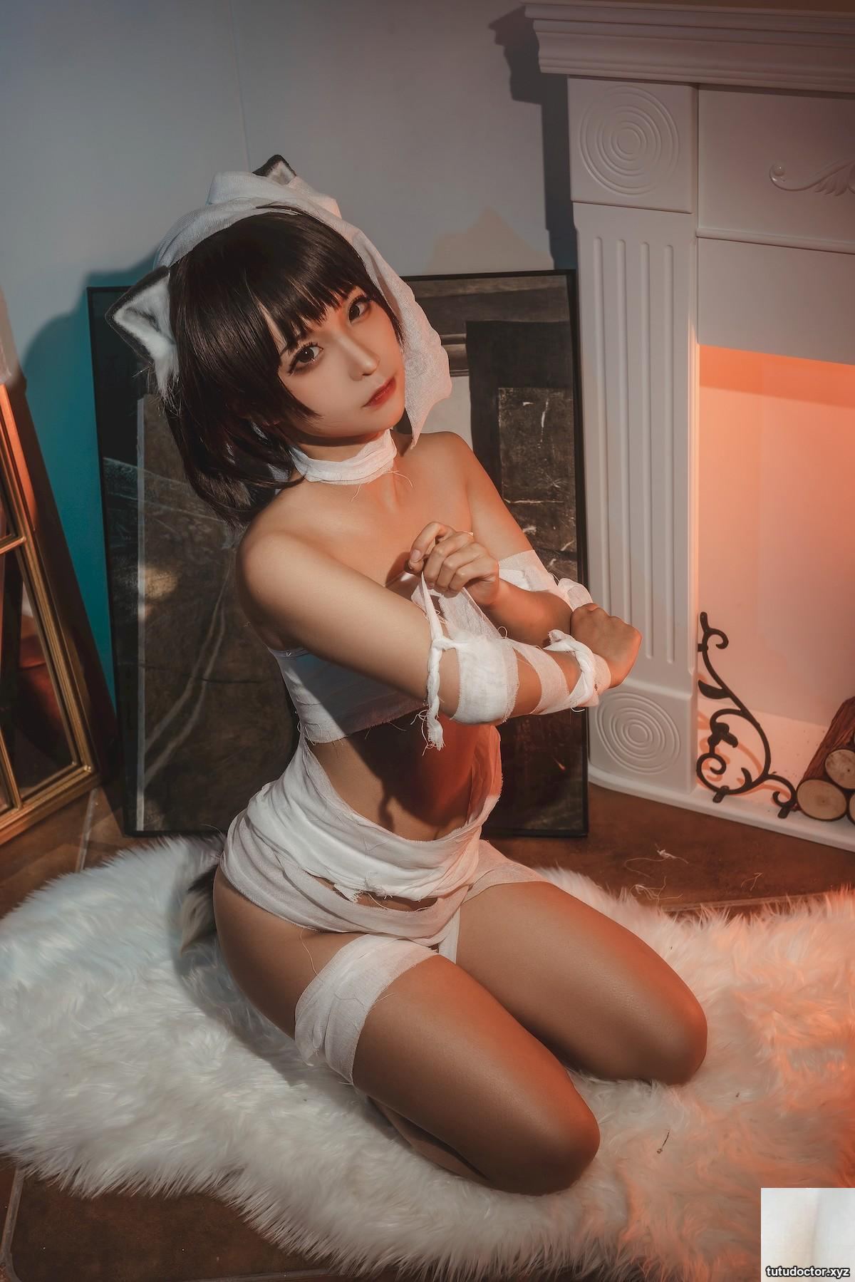 Silly Momo Cosplay Bandage Cat · photo 32 of 40