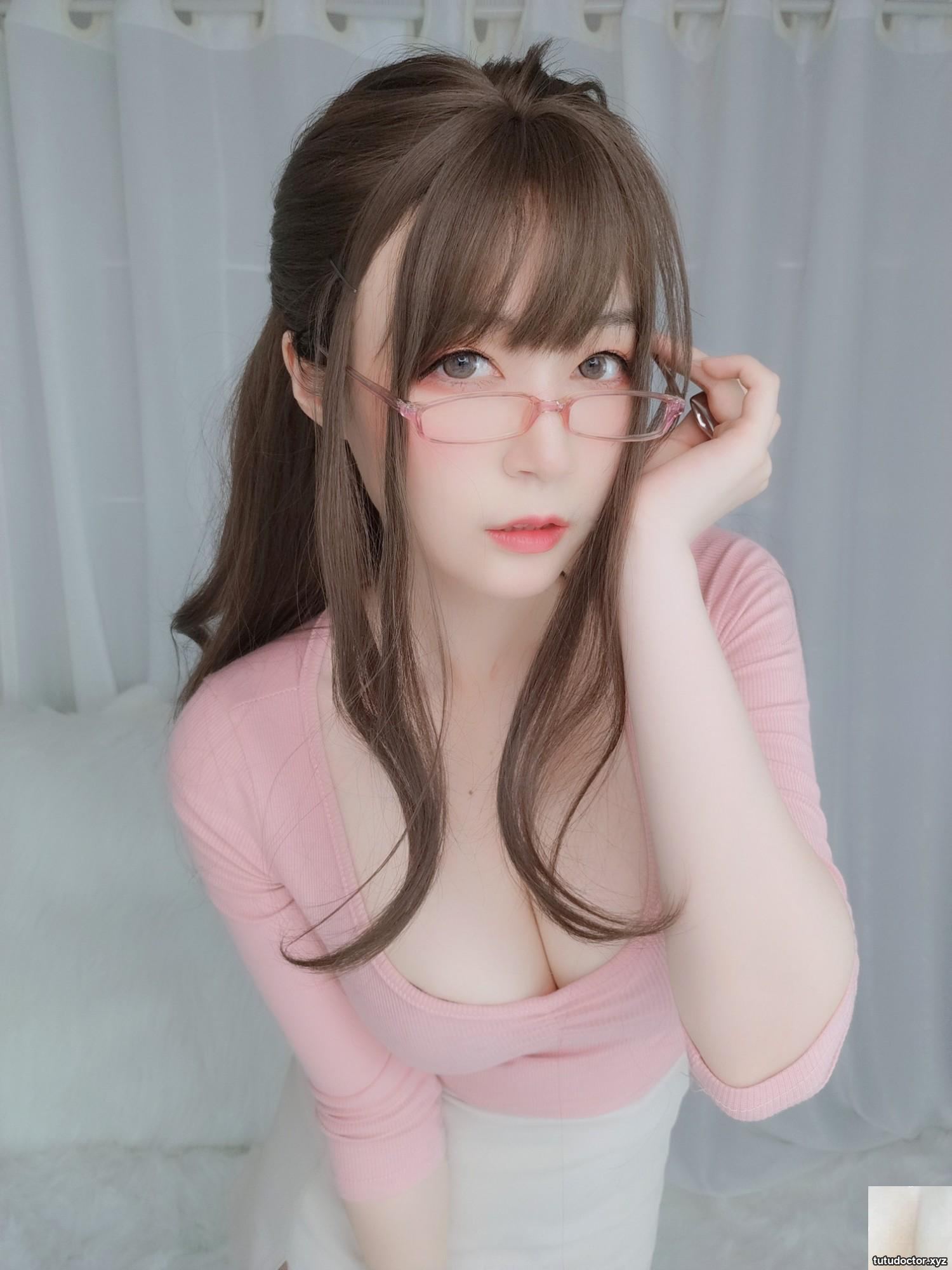 Silver 81 Teacher with Spectacles is shocking with its forward · photo 6 of 78