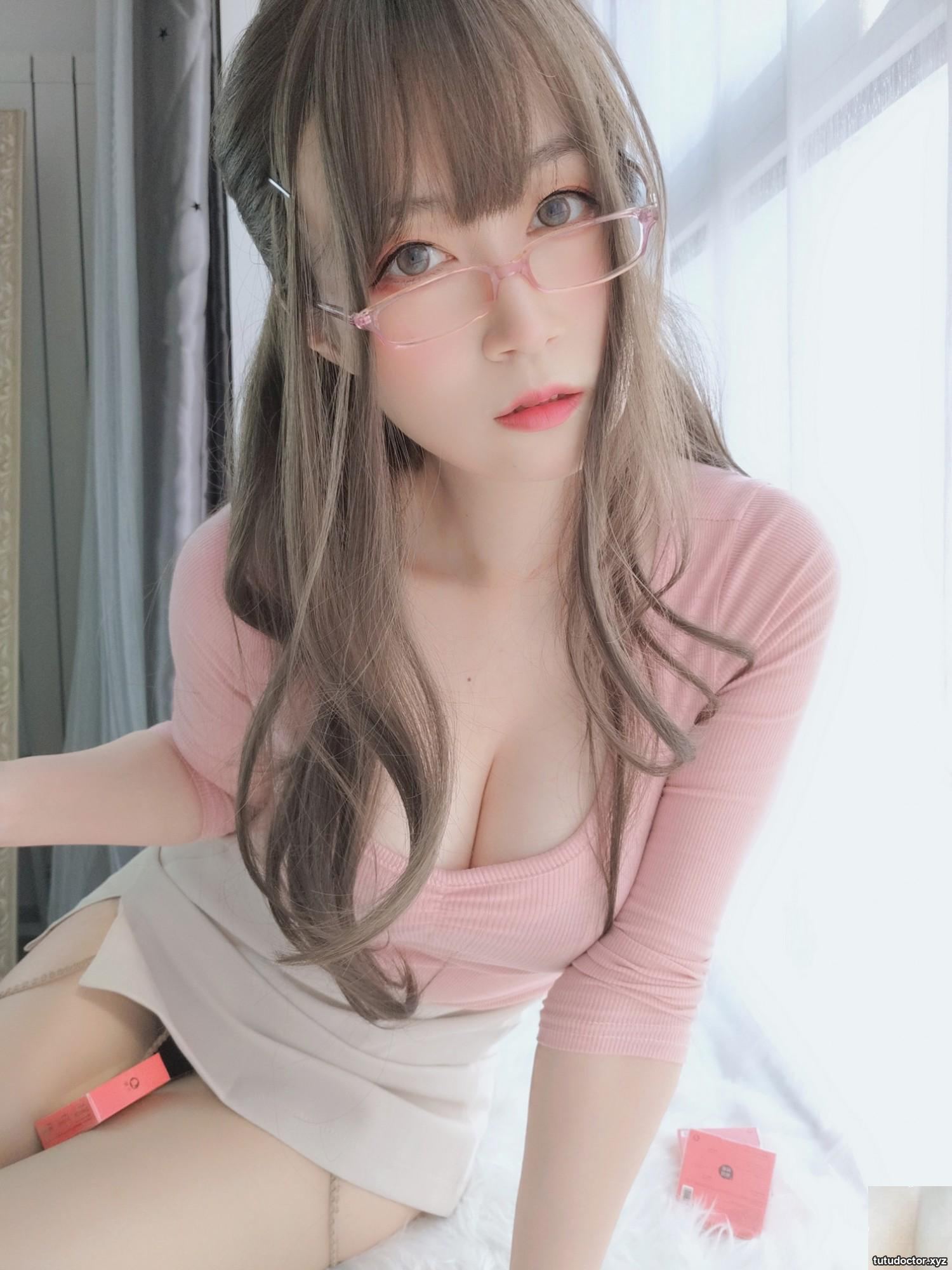 Silver 81 Teacher with Spectacles is shocking with its forward · photo 17 of 78