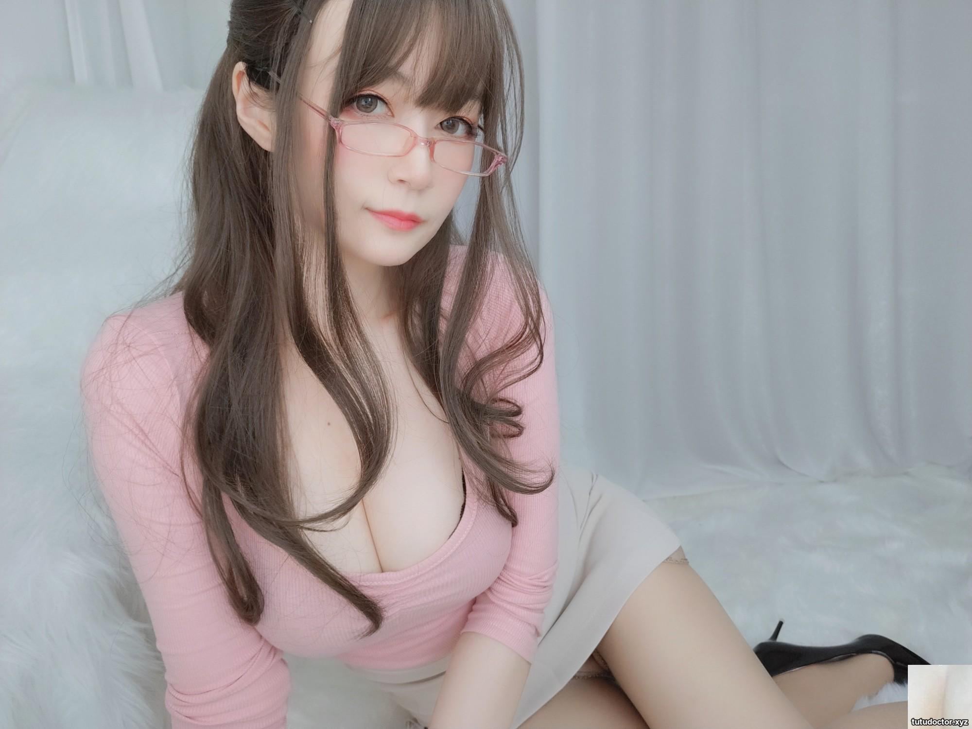 Silver 81 Teacher with Spectacles is shocking with its forward · photo 45 of 78