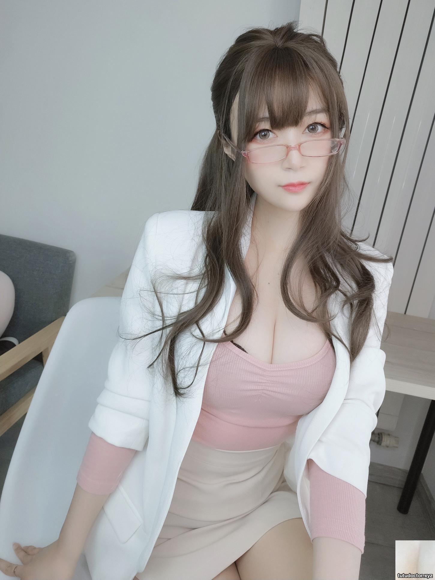 Silver 81 Teacher with Spectacles is shocking with its forward · photo 52 of 78