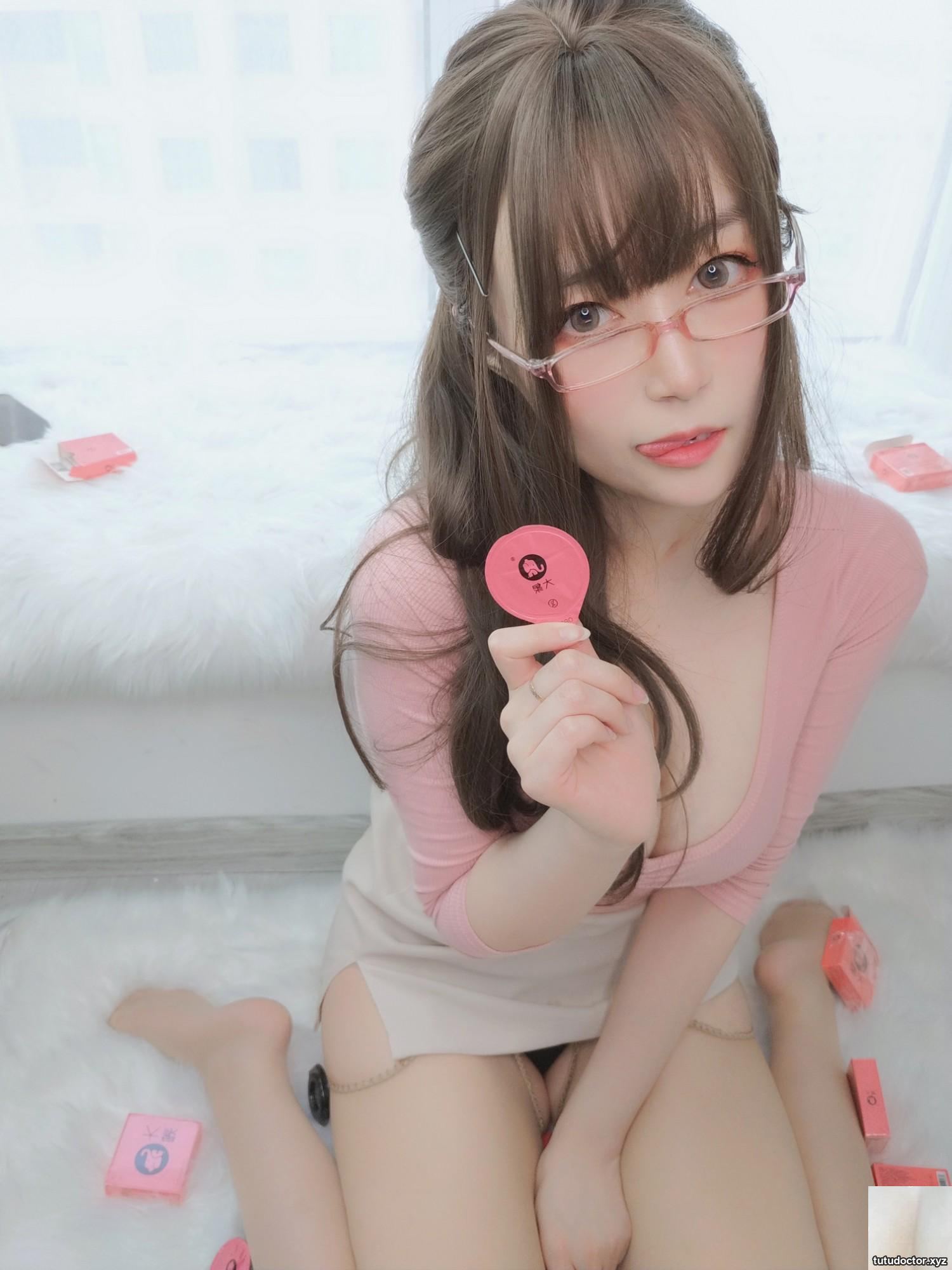 Silver 81 Teacher with Spectacles is shocking with its forward · photo 72 of 78