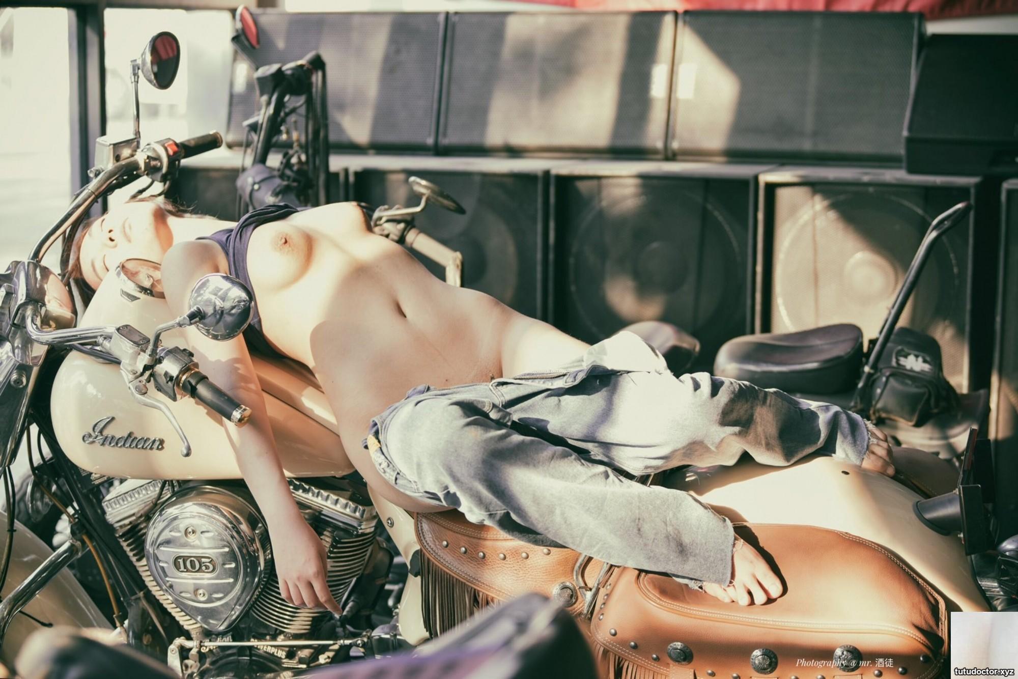 Photographer-Alcoholic Beautiful Model Nude Fantasy Portfolio · photo 58 of 100