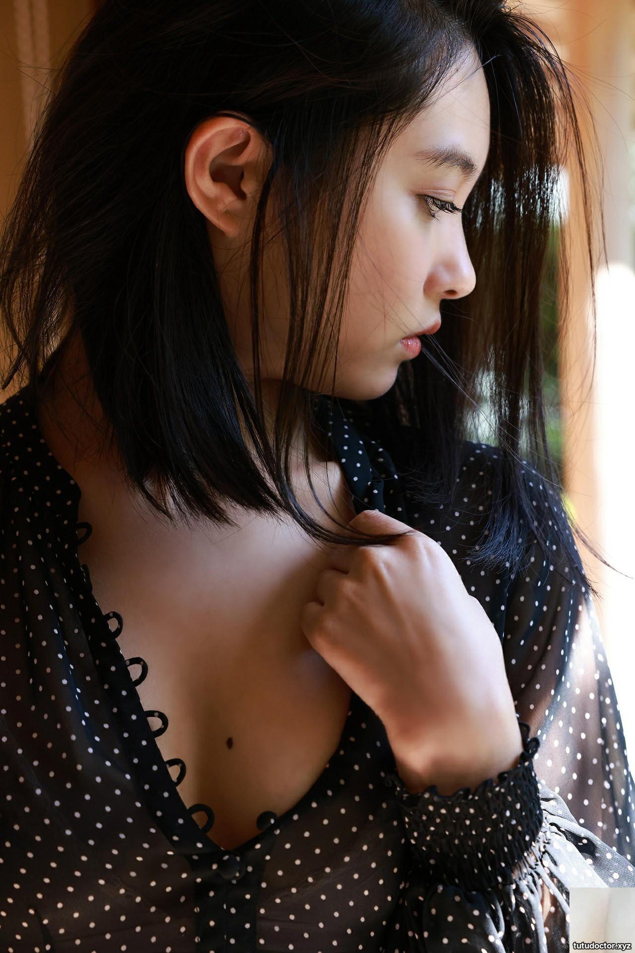 Natsu Igarashi Saka Manju Weekly Post Digital Photo Collection · photo 12 of 72