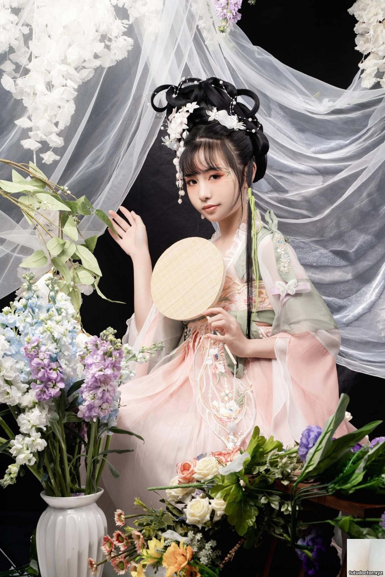 Welfare Girl Meow Xiaojis Flower Room Collection VIP Exclusive · photo 27 of 85