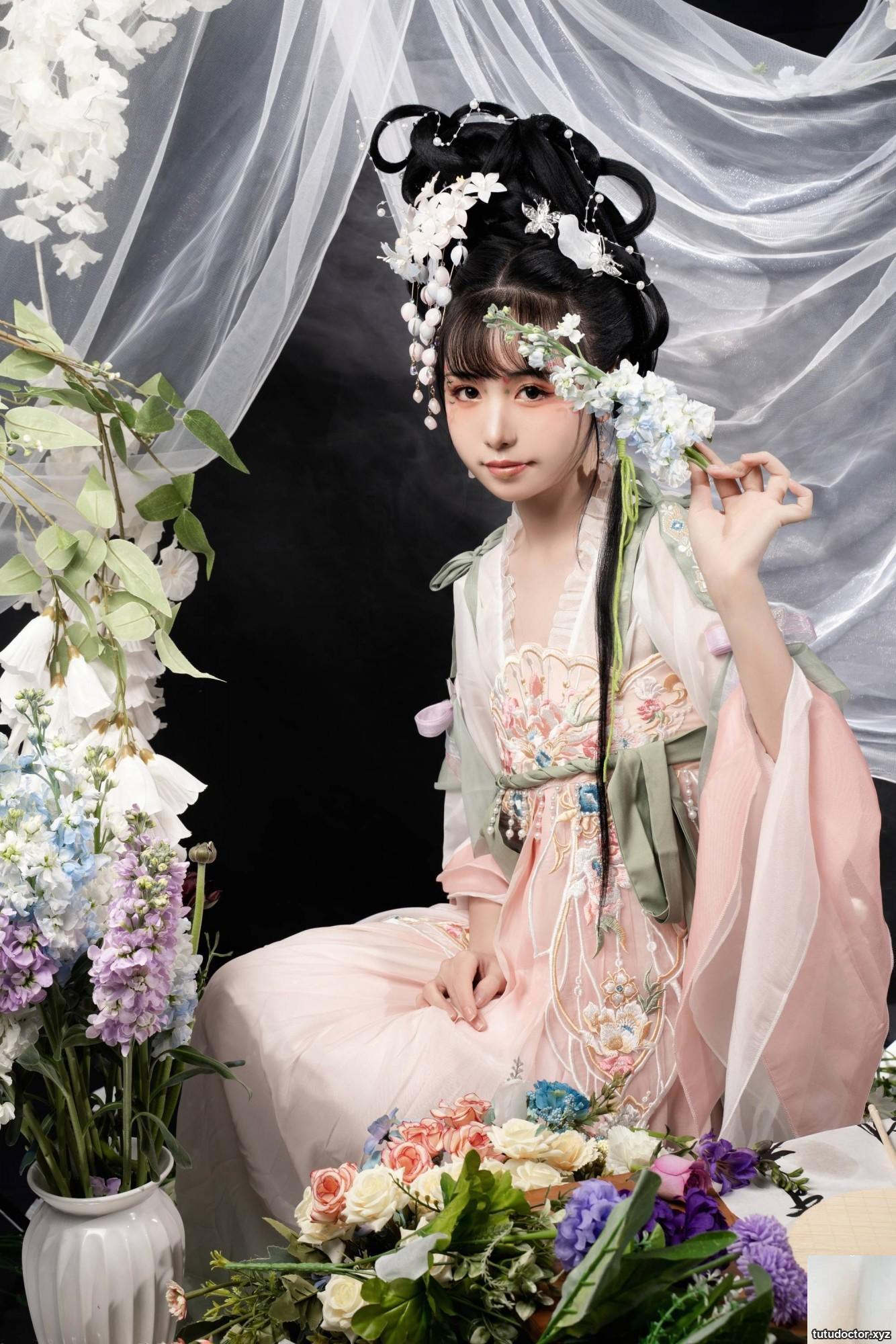 Welfare Girl Meow Xiaojis Flower Room Collection VIP Exclusive · photo 30 of 85