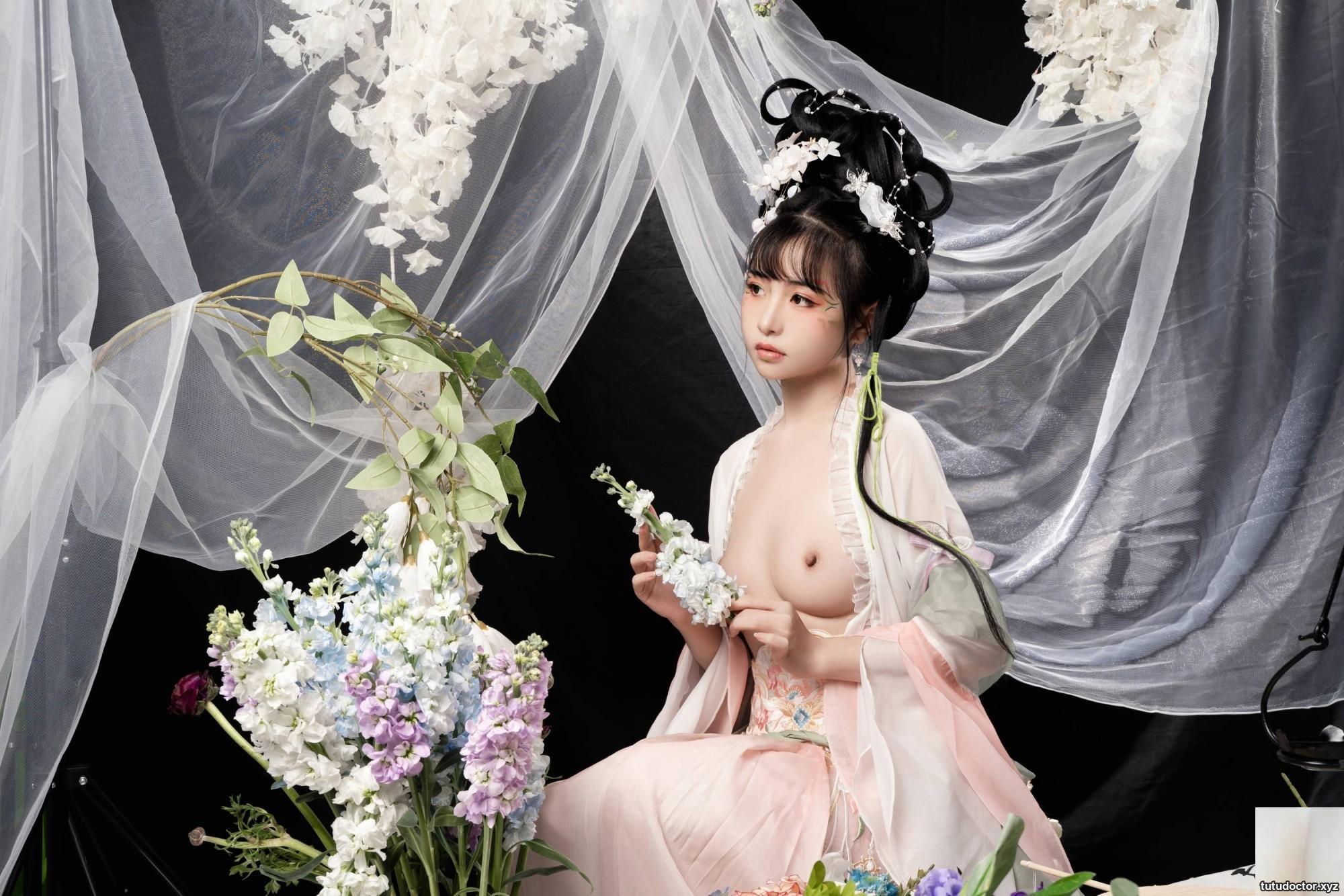 Welfare Girl Meow Xiaojis Flower Room Collection VIP Exclusive · photo 33 of 85