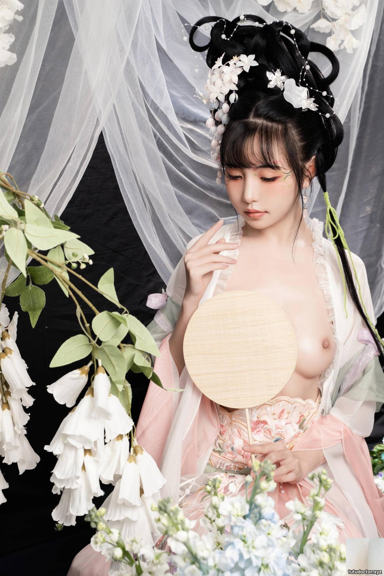 Welfare Girl Meow Xiaojis Flower Room Collection VIP Exclusive · photo 35 of 85
