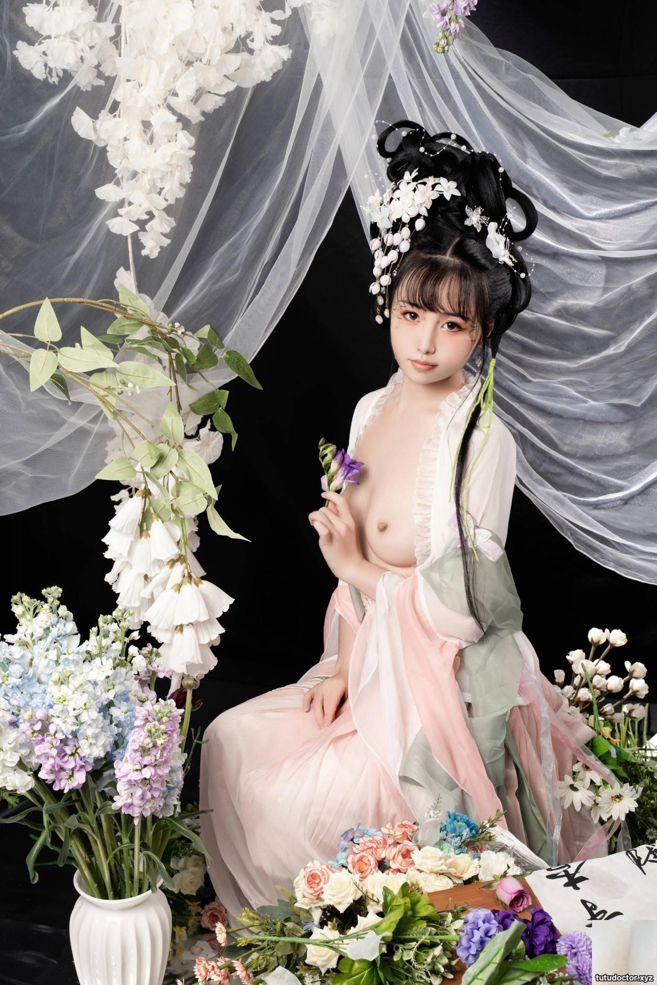 Welfare Girl Meow Xiaojis Flower Room Collection VIP Exclusive · photo 36 of 85