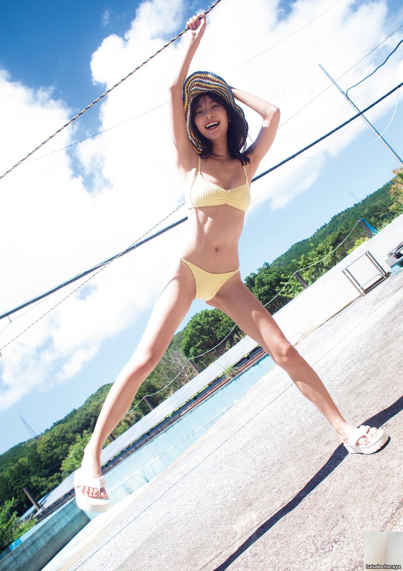With stunning temperament, beautiful breasts and long legs, you · photo 24 of 39