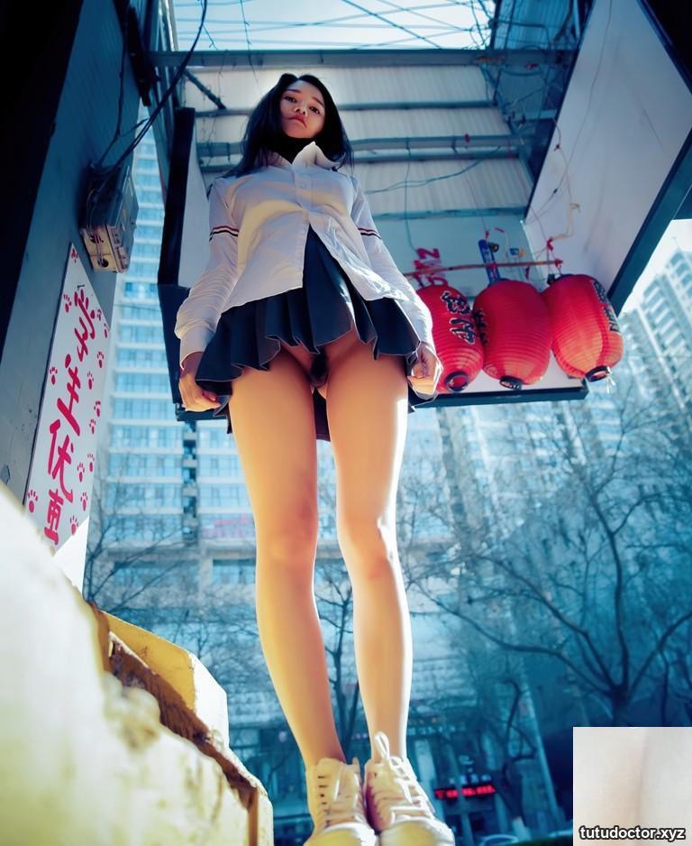 Photographer walking in Shanghai – Meimei Outdoor Collection · photo 3 of 52