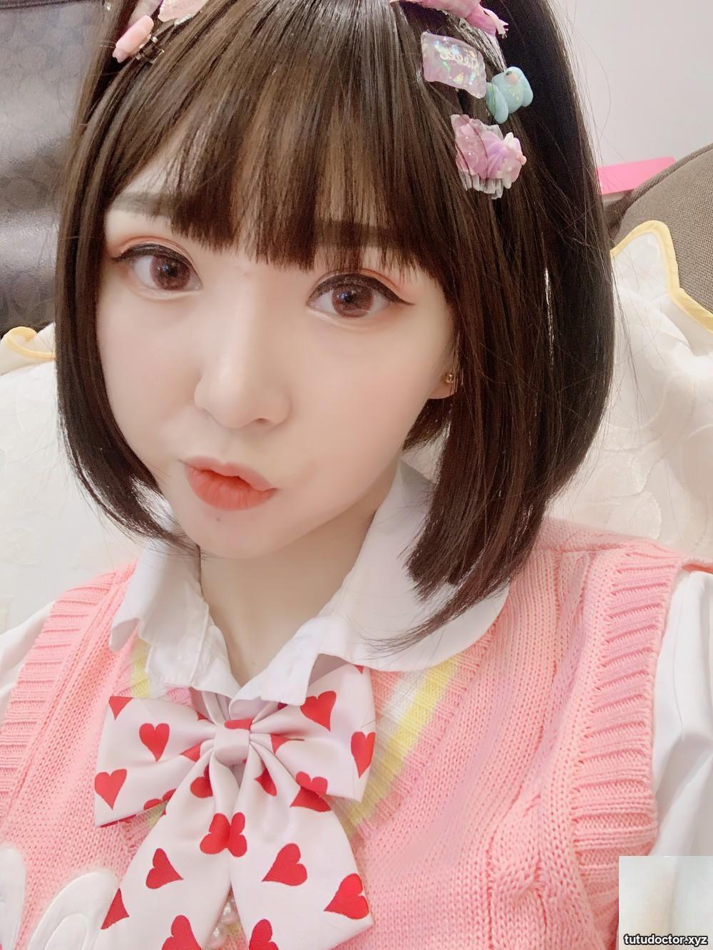 Xiaoboduo – Collection of private photos and selfies Vol.001 (45P)